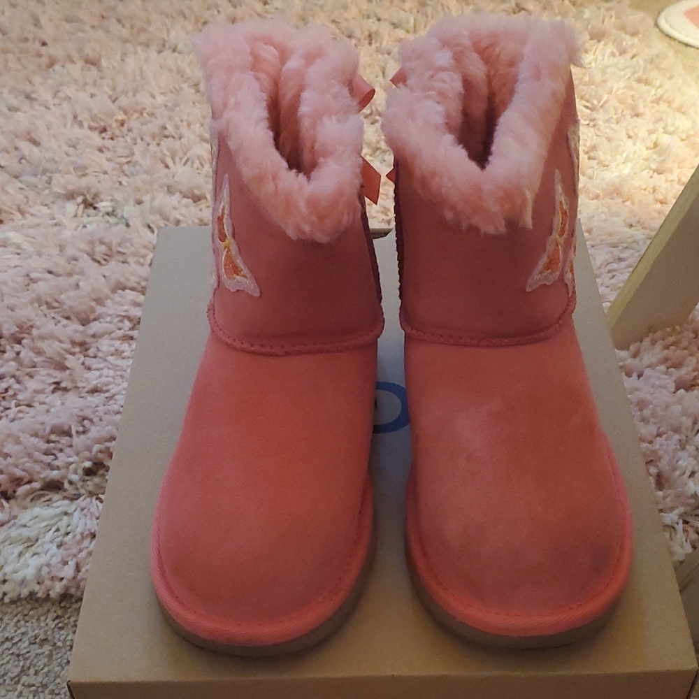 UGG Pink Kids Boots with Butterfly Design - Picture 3 of 6